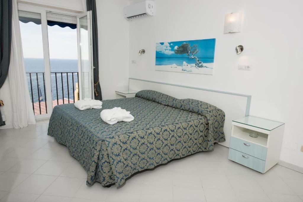 Hotel Weber Ambassador Capri Exterior photo